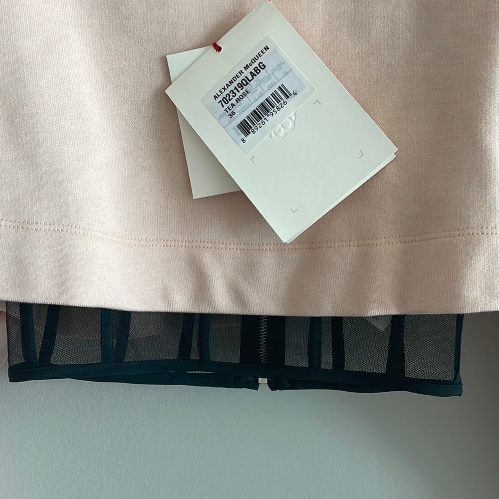 Alexander McQueen Tea Rose Pink Cropped Corset Sweatshirt Top IT 36 US 0 NWT - Picture 7 of 11